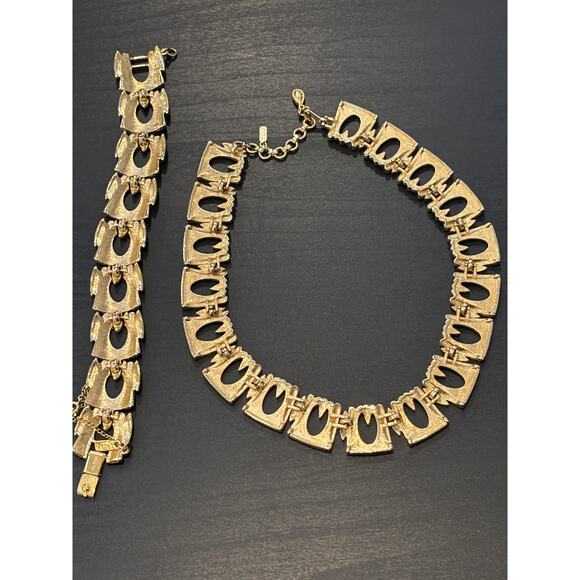 Vintage Monet Chunky Gold Tone Collar Necklace Bracelet Set Modernist Excellent - Picture 4 of 5
